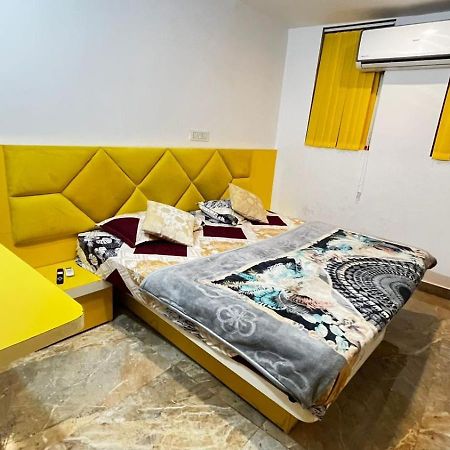 Couple Friendly Hotel - Sunset Orchha Bagian luar foto