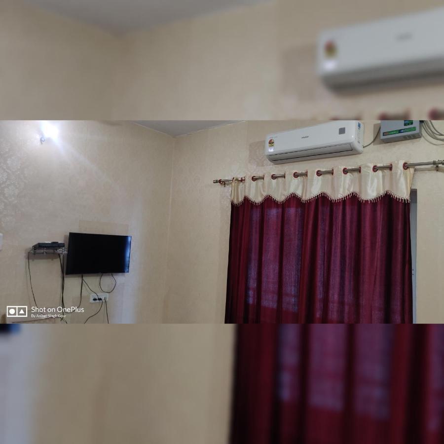 Couple Friendly Hotel - Sunset Orchha Bagian luar foto