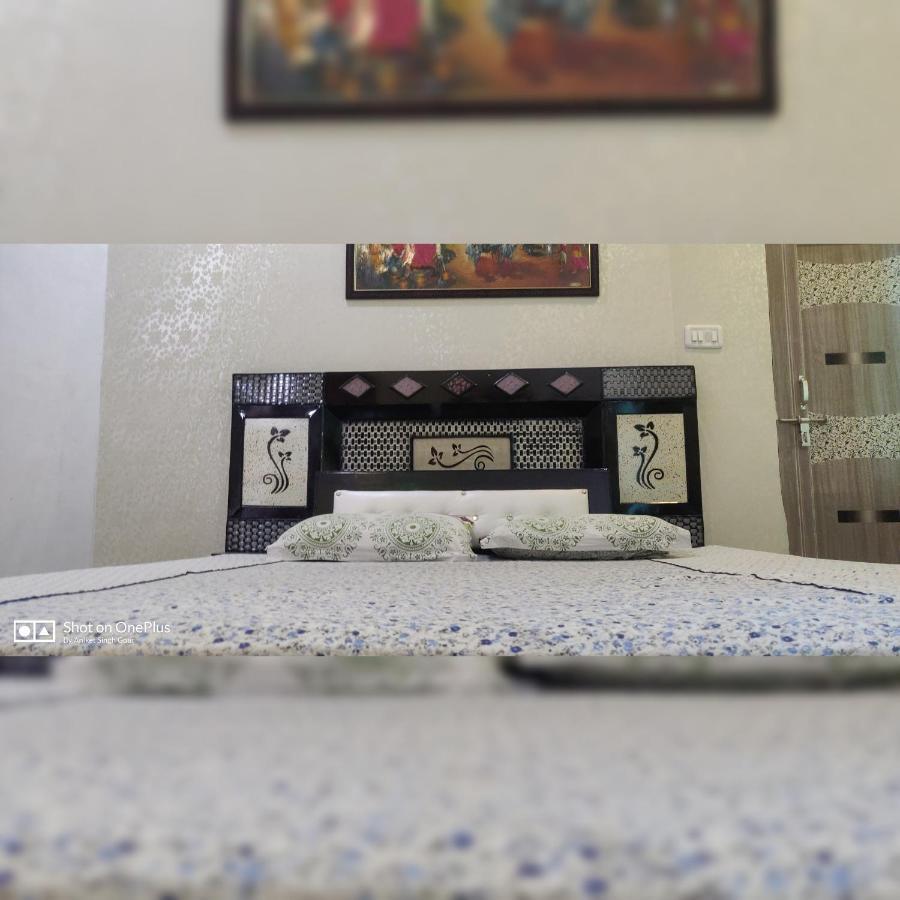 Couple Friendly Hotel - Sunset Orchha Bagian luar foto
