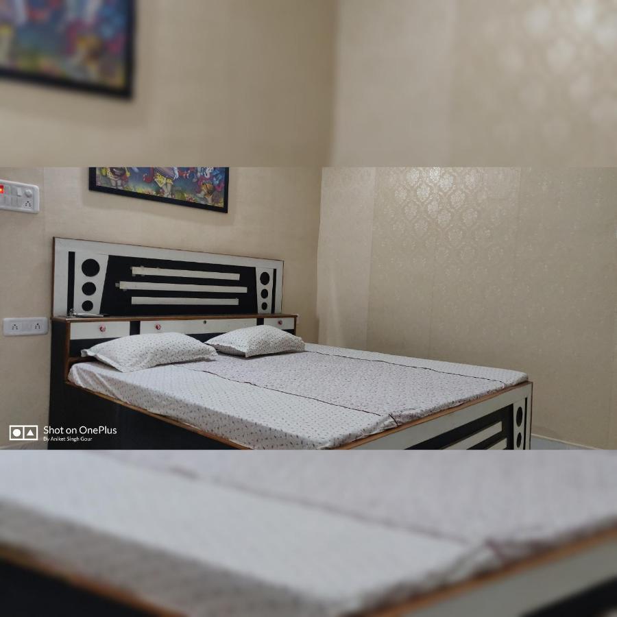 Couple Friendly Hotel - Sunset Orchha Bagian luar foto