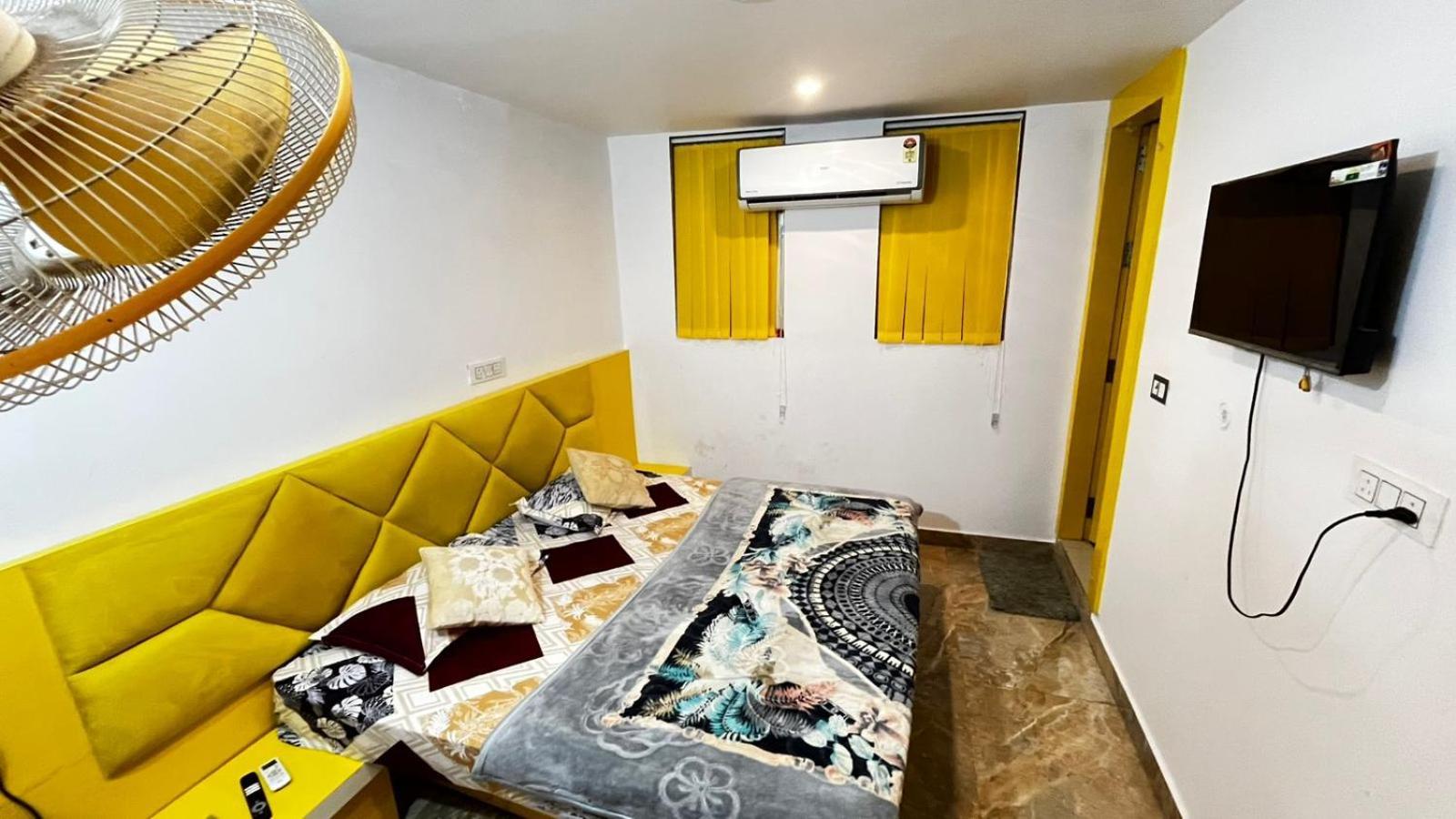 Couple Friendly Hotel - Sunset Orchha Bagian luar foto