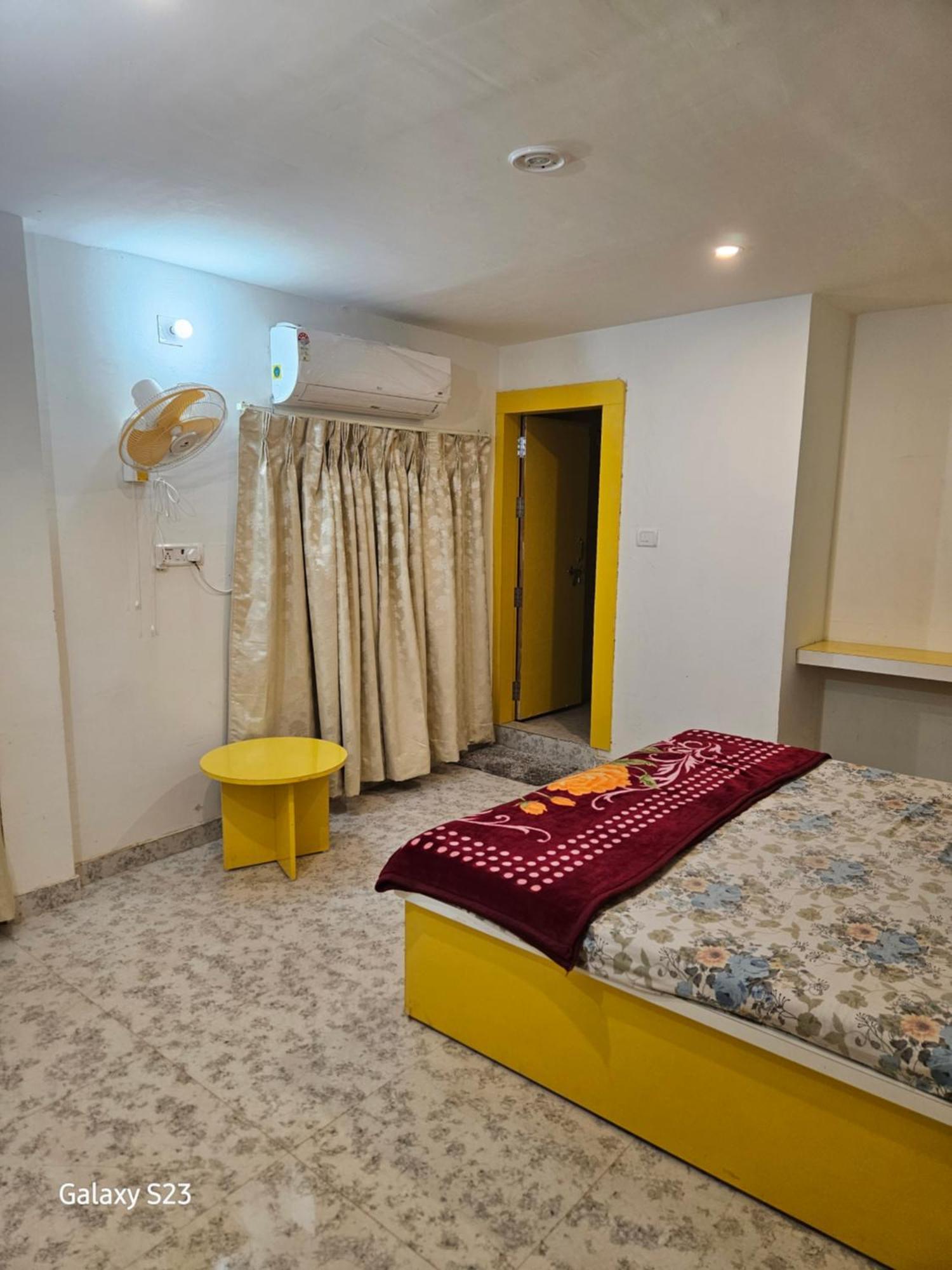 Couple Friendly Hotel - Sunset Orchha Bagian luar foto